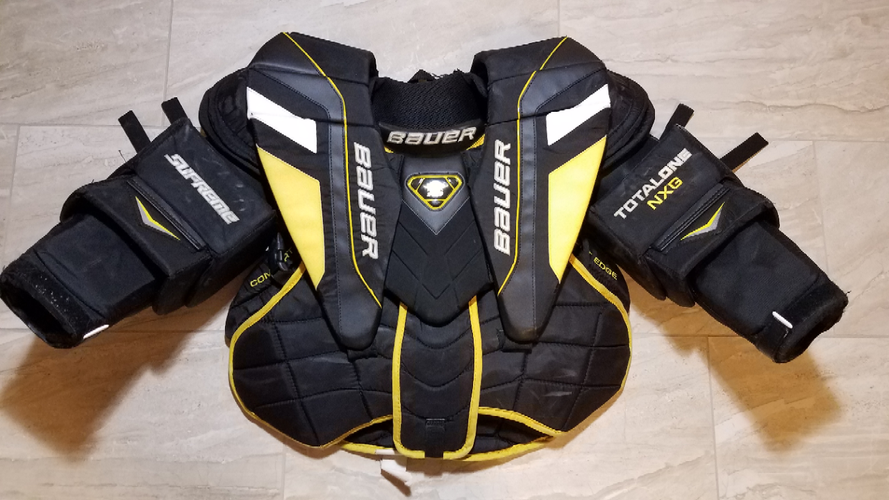 Senior Used Small Bauer Supreme TotalOne NXG Goalie Chest Protector