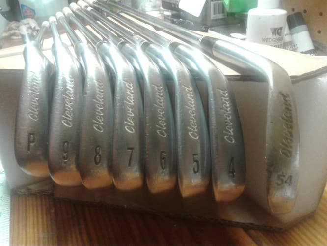 Used Men's Cleveland RH CG4 Iron Set Regular Flex Steel Shaft with 56* Cleveland Wedge