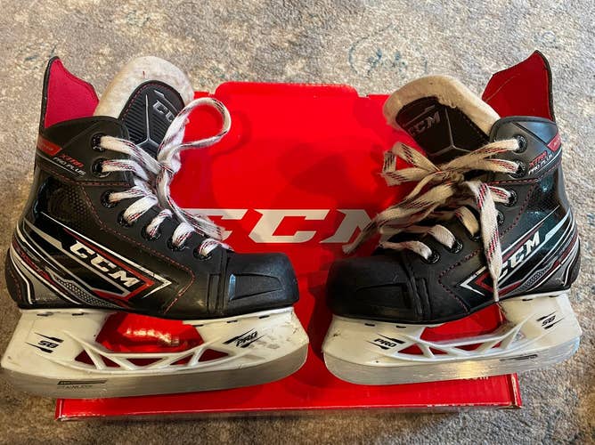 Used CCM Regular Width  Size 11 JetSpeed Xtra Pro Plus Hockey Skates