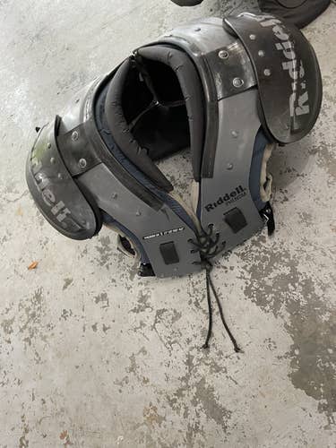 Used Small Riddell Phenom Sk Shoulder Pads