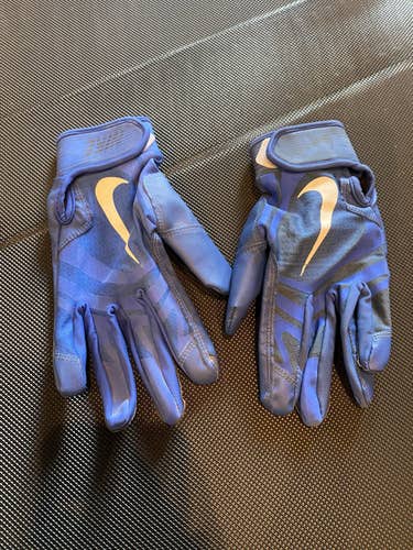 Blue Used Small Nike Batting Gloves