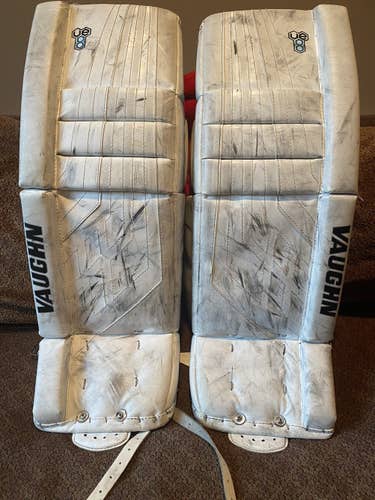 Vaughn  Velocity VE8 Goalie Leg Pads 28” + 2