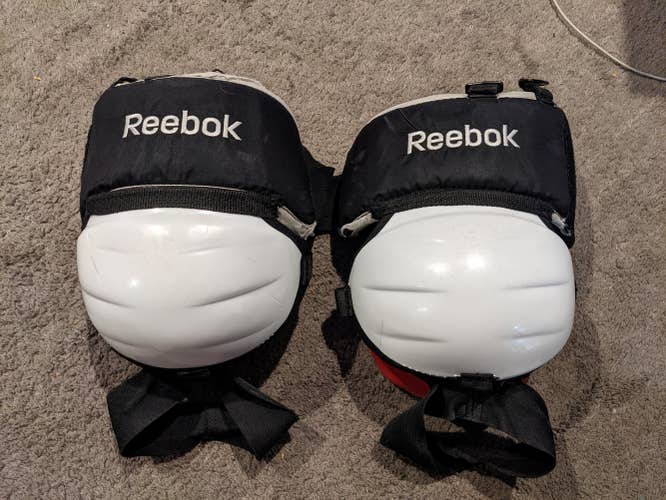 Used Reebok Revoke Sr Knee Pads/Guards