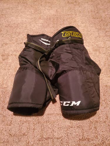 Black Youth Used Small CCM Hockey Pants