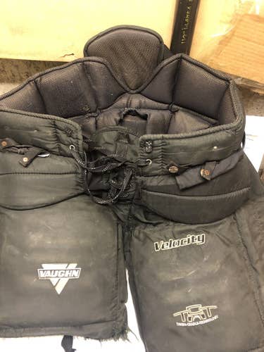 Vaughn v2 7000 goalie pants