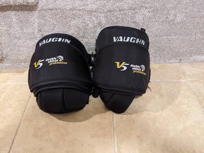 Used Vaughn Velocity V5 Goalie Knee/Thigh Guards Senior