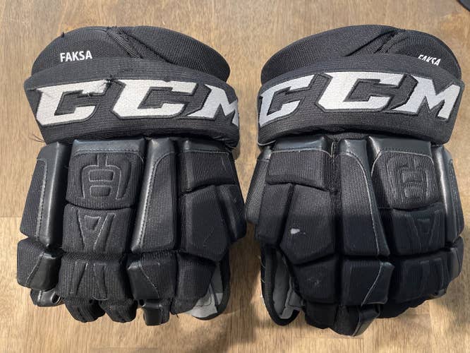 Faksa/ Robertson Game Used CCM 15" Pro Stock U+ Crazy Light Gloves