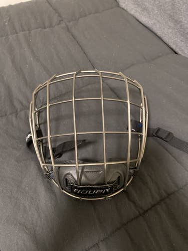 New Medium Bauer Re-Akt Cage