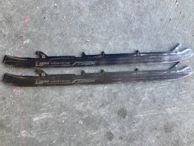 Used Bauer  LS5G Carbon Goalie Runner Size 7