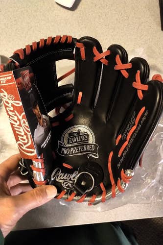 New Rawlings Right Hand Throw Pro Preferred Baseball Glove 11.75"