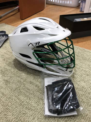 White Adult Player's Cascade R Helmet