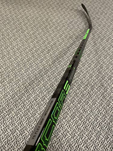CCM TRIGGER 5 Pro 75 flex P28 Right hand stick