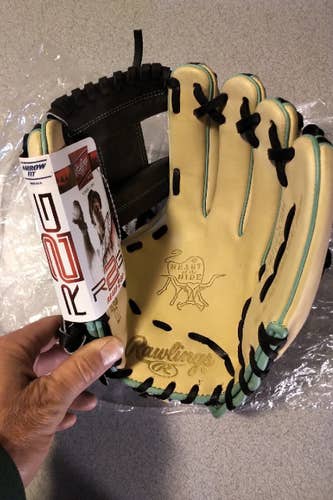 New Rawlings Right Hand Throw Heart of the Hide Baseball Glove 11.5"