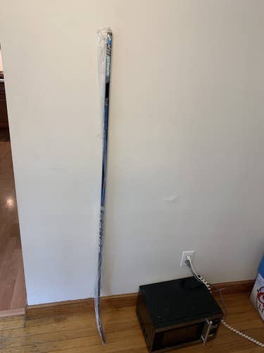 New Senior Bauer Right Handed Supreme 2S Pro Hockey Stick Toe Pattern Pro Stock