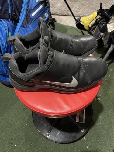 Black Men's Size 11.5 (Women's 12.5) Nike Golf Shoes