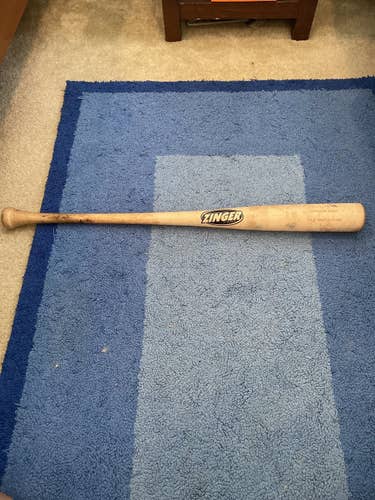 High School/College Wood (-3) 29.5 oz 32.5" Bat