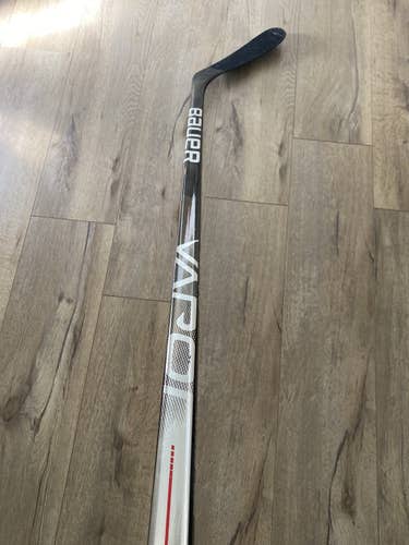 Junior Right Handed Mid Pattern  Vapor Hyperlite Hockey Stick