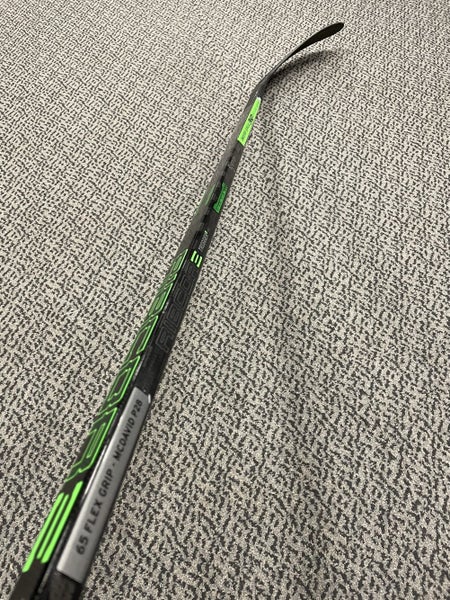 CCM Trigger 5 Pro 65 flex P28 Curve left hand stick