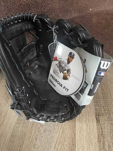 Black New Adult Wilson Right Hand Throw Infield A2000 Baseball Glove 11.5"