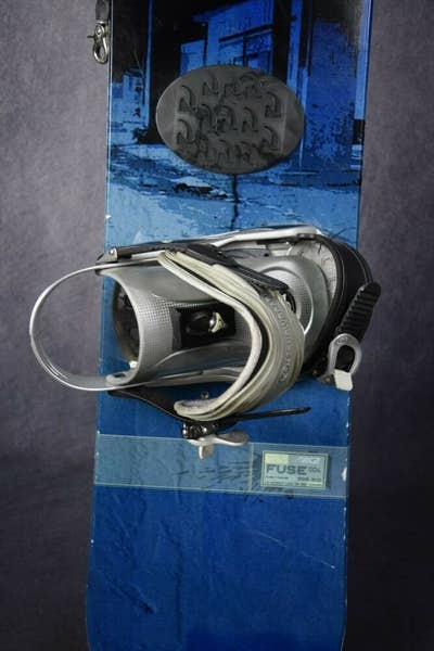 K2 FUSE SNOWBOARD SIZE 155 CM WITH K2 SNOW LARGE BINDINGS