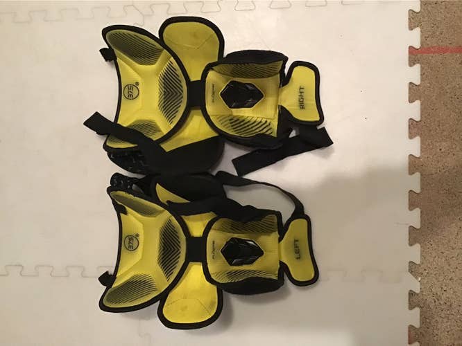 Bauer supreme knee pads