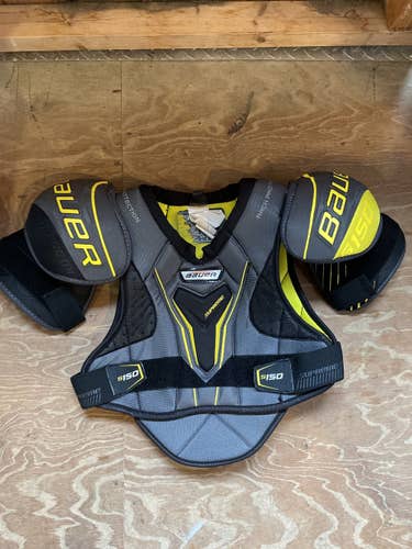 Senior Medium Bauer Supreme S150 Shoulder Pads