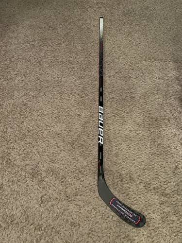 New Senior Bauer Left Hand Vapor Hyperlite Hockey Stick Mid Pattern