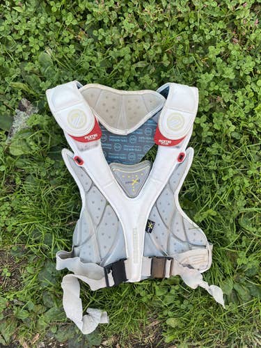 Used Medium Maverik Rome RX3 Shoulder Pads