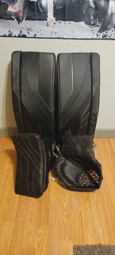 Black Used Senior 33" CCM Regular AXIS PRO Goalie Full Set