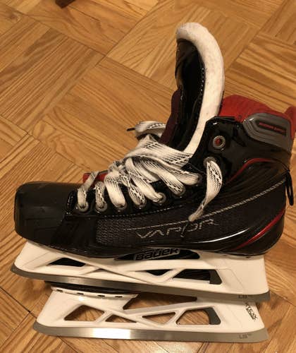 Senior Bauer Vapor x900 Goalie Skates Regular Width Size 9 - WORN ONCE