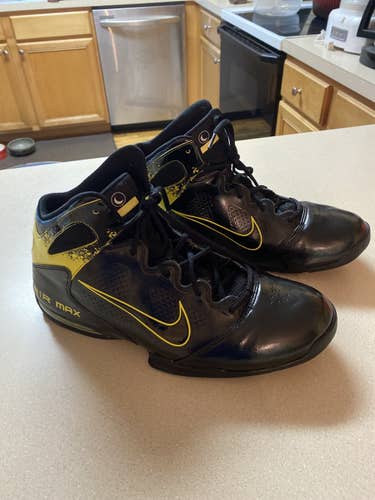 Black Men's Size 11 (Women's 12) Nike Shoes