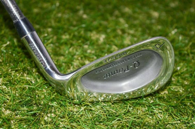 Vulcan 	Q-Pointe 	Pitching Wedge 	Right Handed	32.5"	Graphite 	Stiff	New Grip