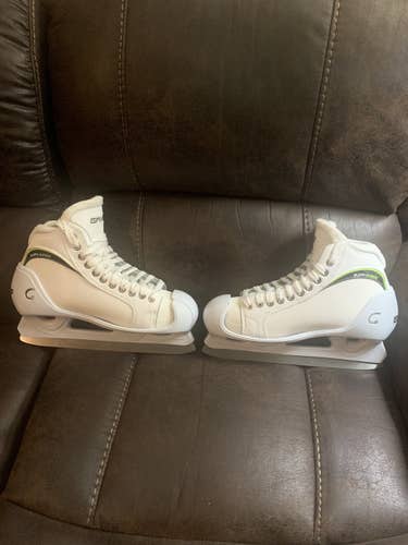 New Graf Regular Width Size 9 Supra G4500 Hockey Goalie Skates