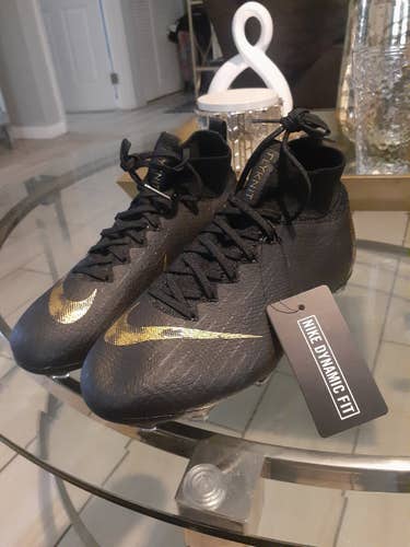 Youth New Size 4.0 (Women's 5.0) Nike