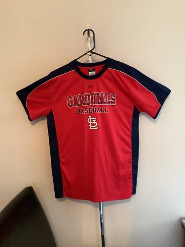 Red Used Men's Youth XL Nike Shirt