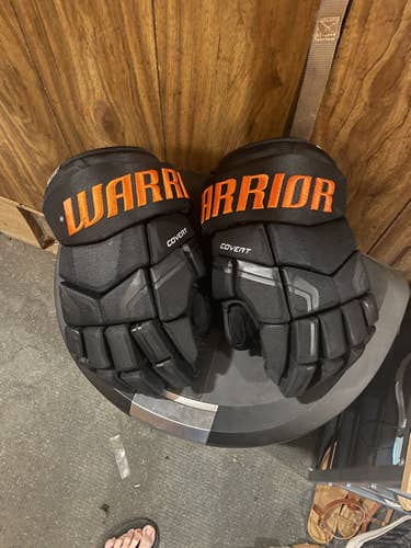 Black Used Warrior 14" Covert QRE4 Gloves