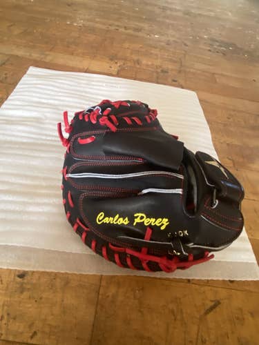Adult Right Hand Throw 33.5" CM3000BK Catcher's Glove