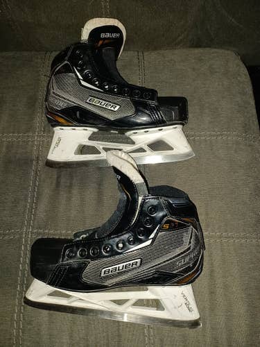 Junior Used Bauer Supreme S27 Hockey Goalie Skates Regular Width Size 5.5