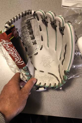New Rawlings Right Hand Throw Heart of The Hide Softball Glove 12"