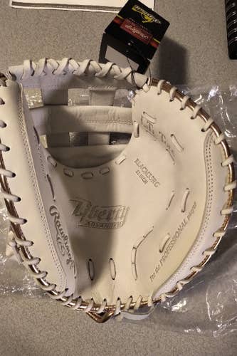 New Right Hand Throw Catcher's Rawlings Liberty Advanced Softball Glove 33"