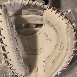 New Right Hand Throw Catcher's Rawlings Liberty Advanced Softball Glove 33"