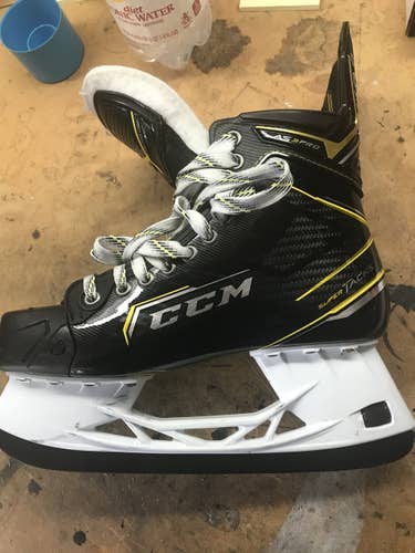 Senior Used CCM Super Tacks AS3 Hockey Skates Size 8