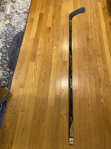 Washington Capitals TJ Oshie RH Bauer Supreme 1S