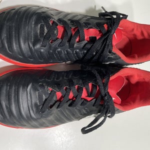 Nike Tiempo Indoor Soccer Shoes - Youth size 6