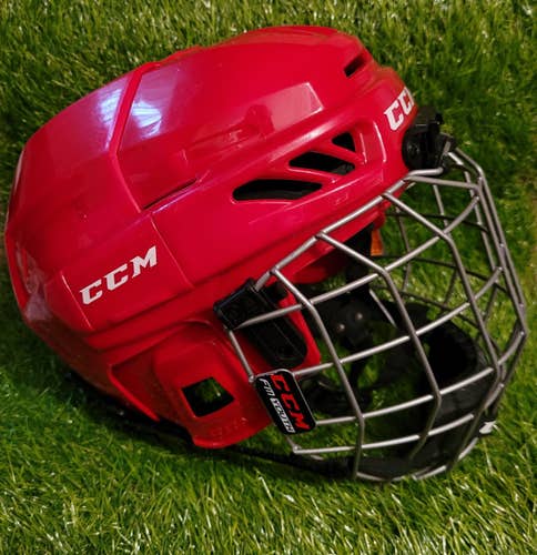 Red Used Youth CCM Fitlite 3DS Helmet
