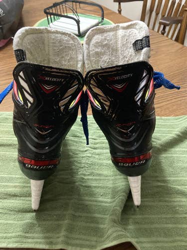Senior Used Bauer Vapor Hockey Skates Regular Width Size 9