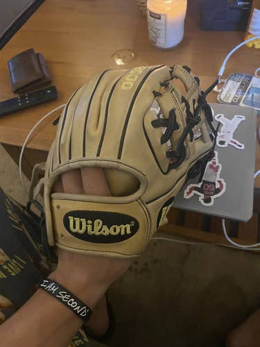 Used Infield 11.25" A2000 Baseball Glove