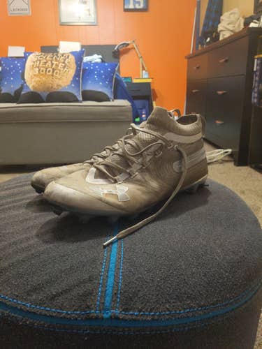 Adult Used Size 11 (Women's 12) Under Armour