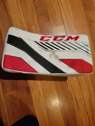 White/Red/Black Senior Used CCM Full Right Axis 1.9 blocker