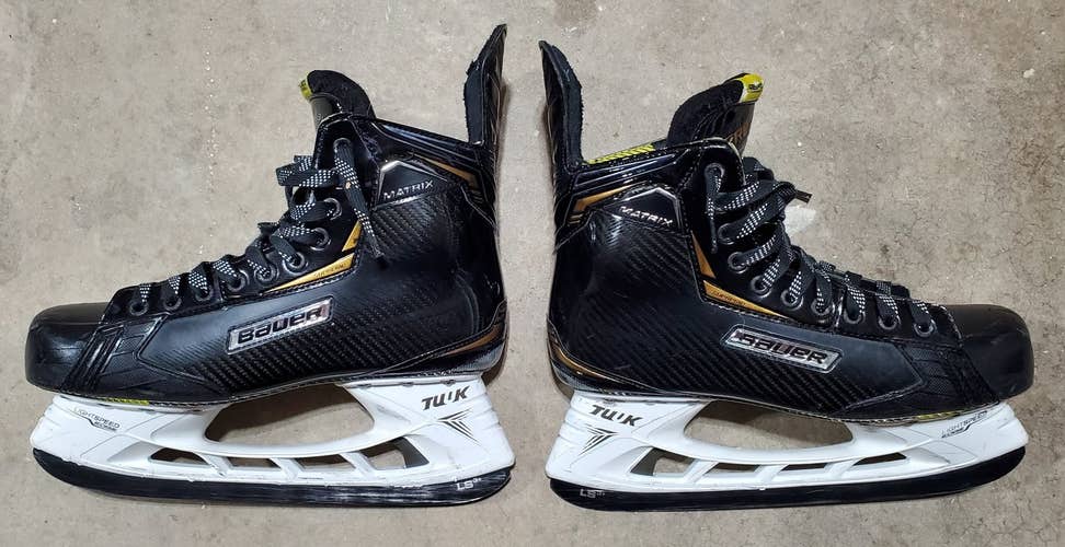 Senior Used Bauer Supreme matrix Hockey Skates Regular Width Size 10.5